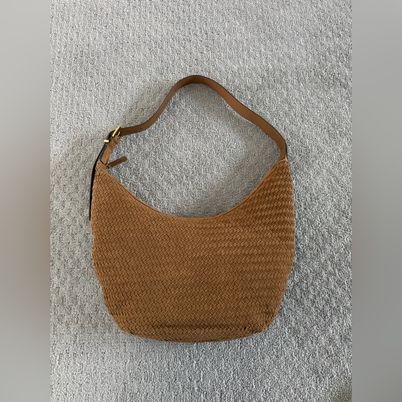Madewell Essentials Curve Shoulder Bag in Dried Acorn - Picture 5 of 11